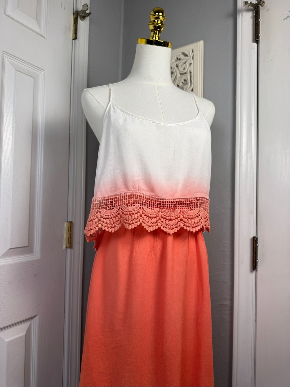 Daytrip Ombre Crochet Trim Mini Dress Medium Boho Beachy Rayon Y2K - Picture 3 of 8